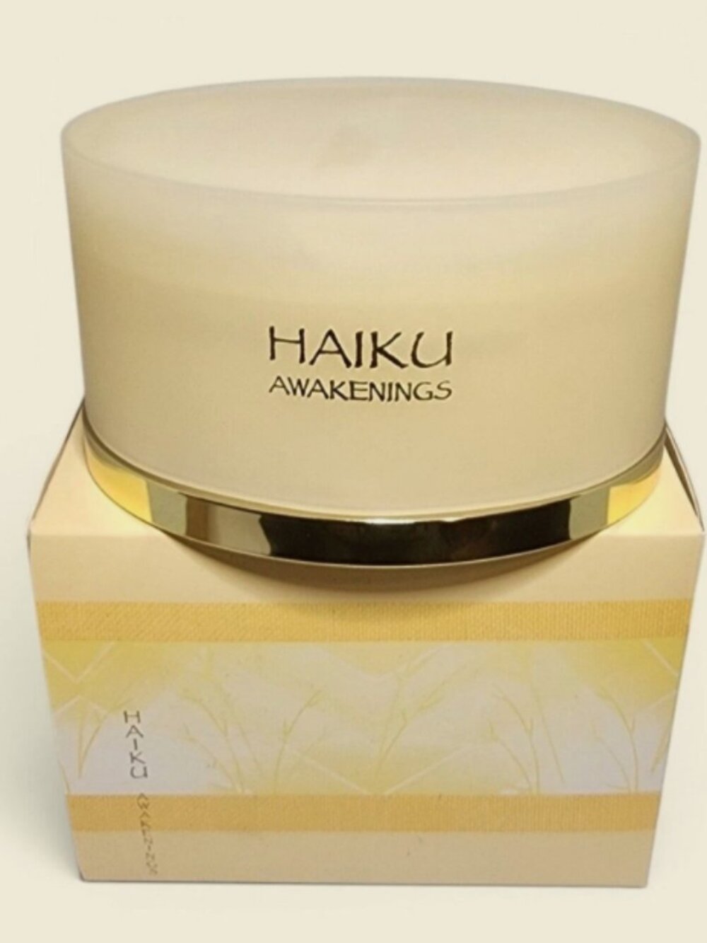 AVON NOS 2004 Haiku Awakenings Shimmer Dusting Powder w/Puff